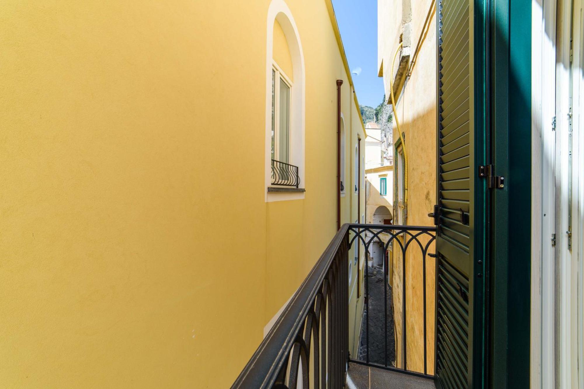 Cloister Suites Amalfi Bagian luar foto